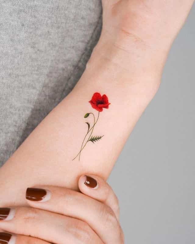 petit tatouage de coquelicot