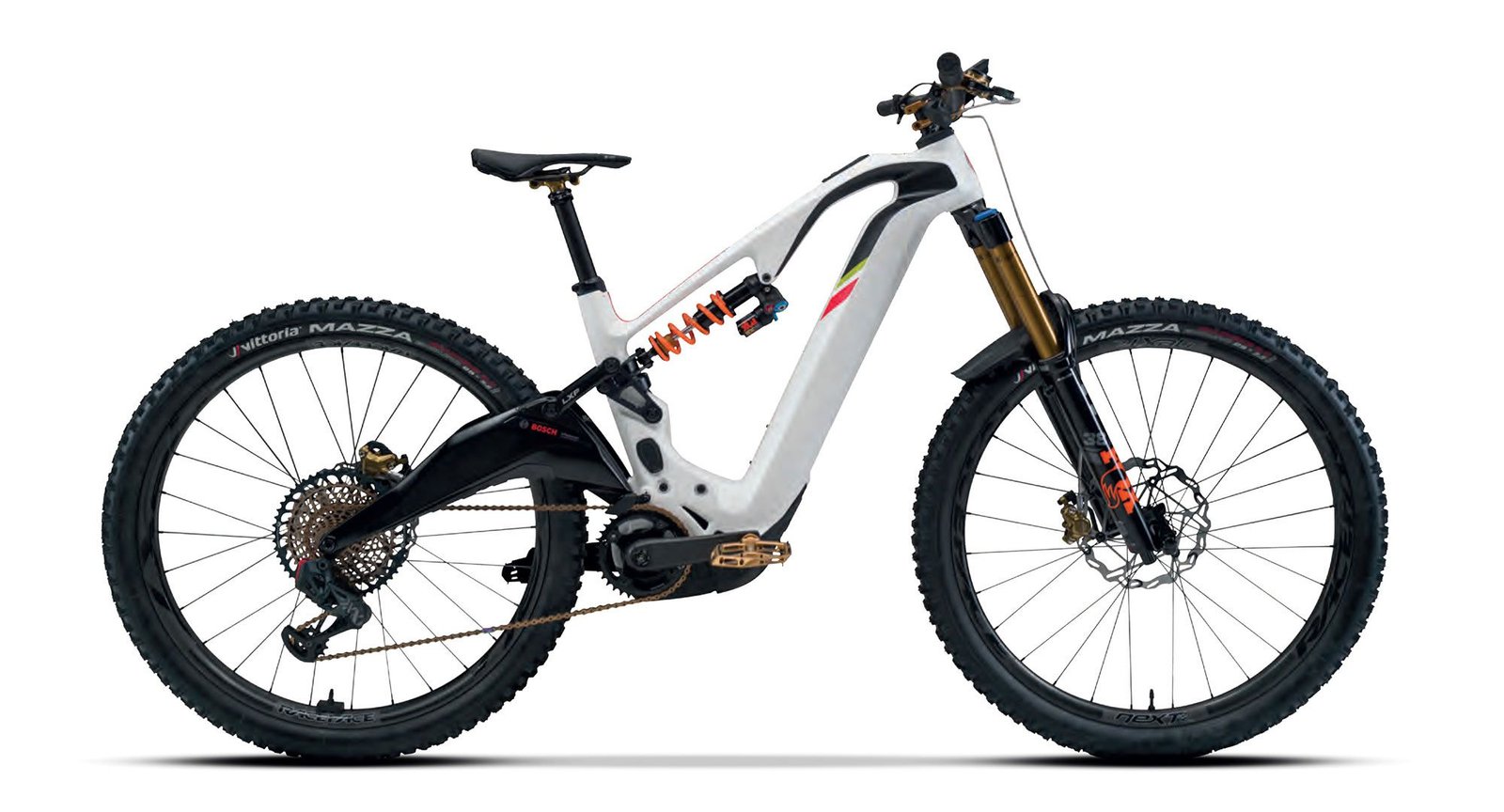 Faisant partie du projet Lucky Explorer, l'E-Enduro est habillé de la livrée héritage MV.