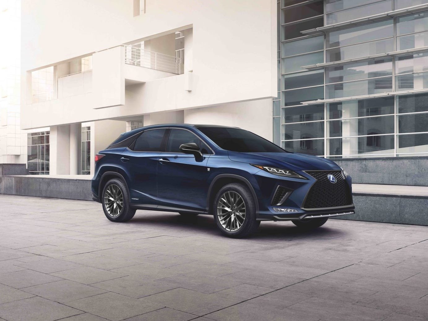 Le Lexus RX450h 2022.