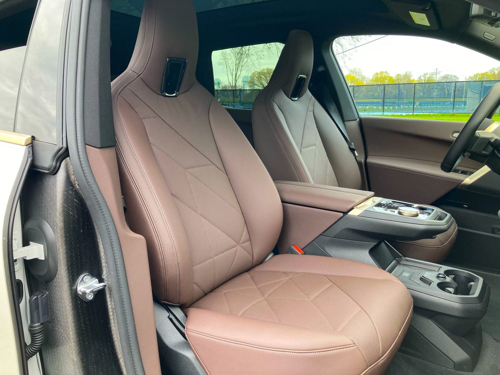 La BMW iX xDrive60 2022.
