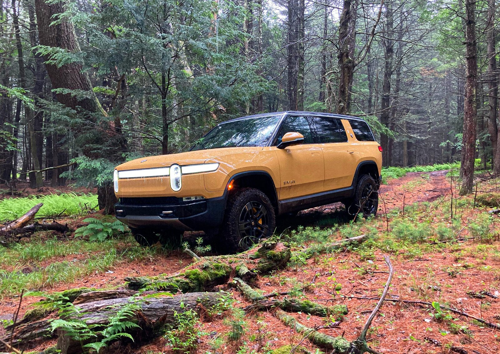 Le SUV électrique Rivian R1S.